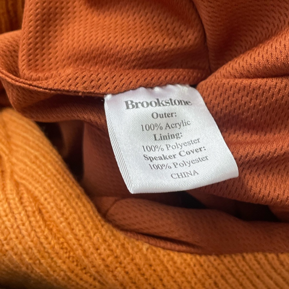 NWT Brookstone Cat hat w/ wireless earbuds - Picture 5 of 6